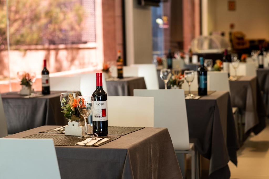 TaCH Madrid Airport - Resim 10