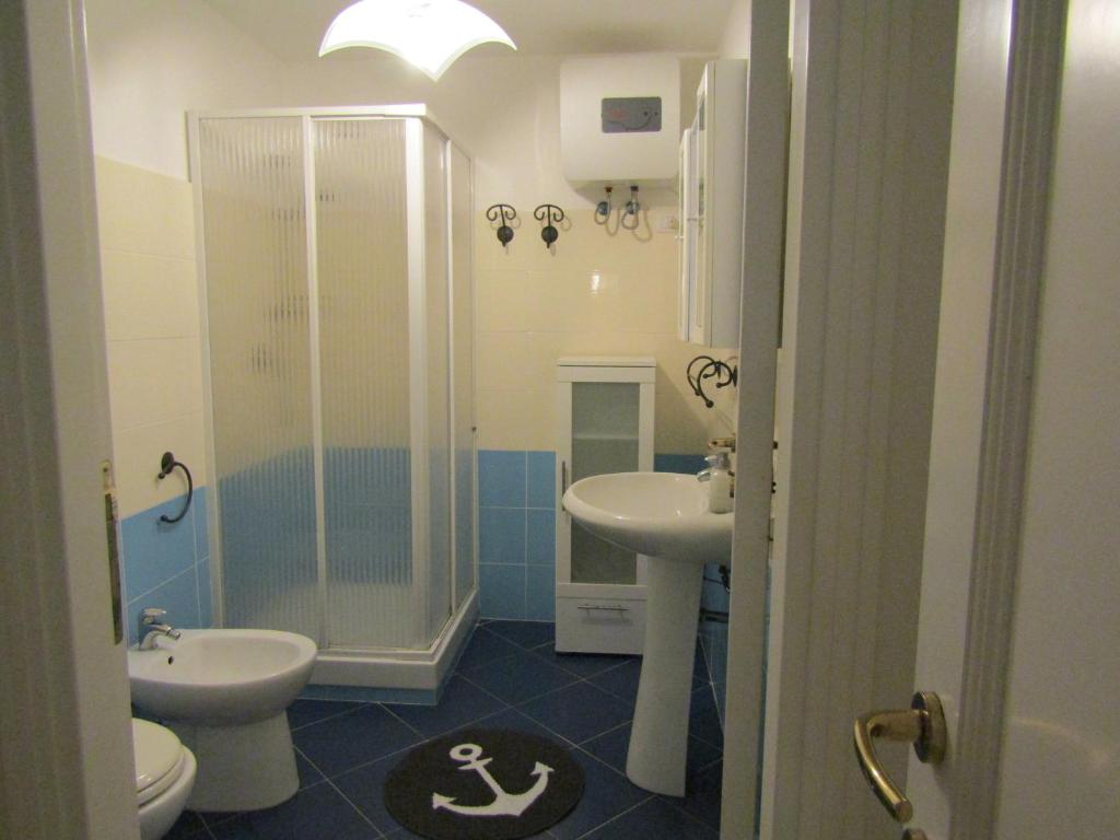A bathroom at Casa Mare