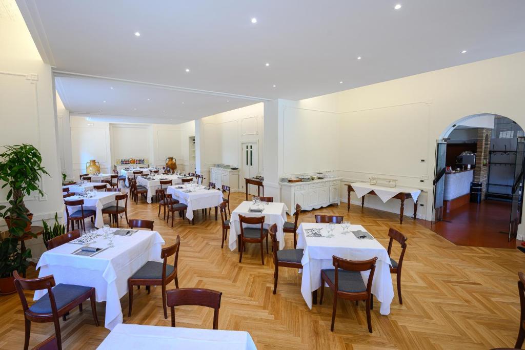 Restaurace v ubytování Hotel Moderno