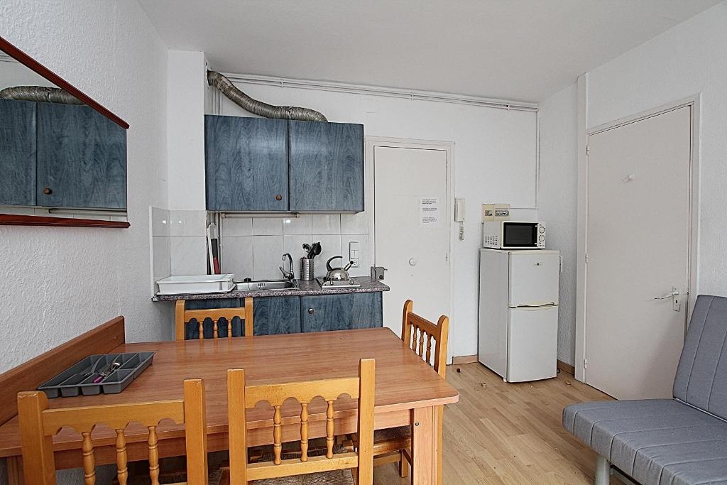 Apartaments Nàutic - One-Bedroom Apartment With Terrace