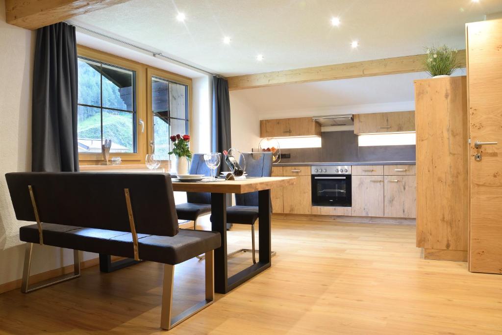 Eldhús eða eldhúskrókur á Ferienwohnung Sherin