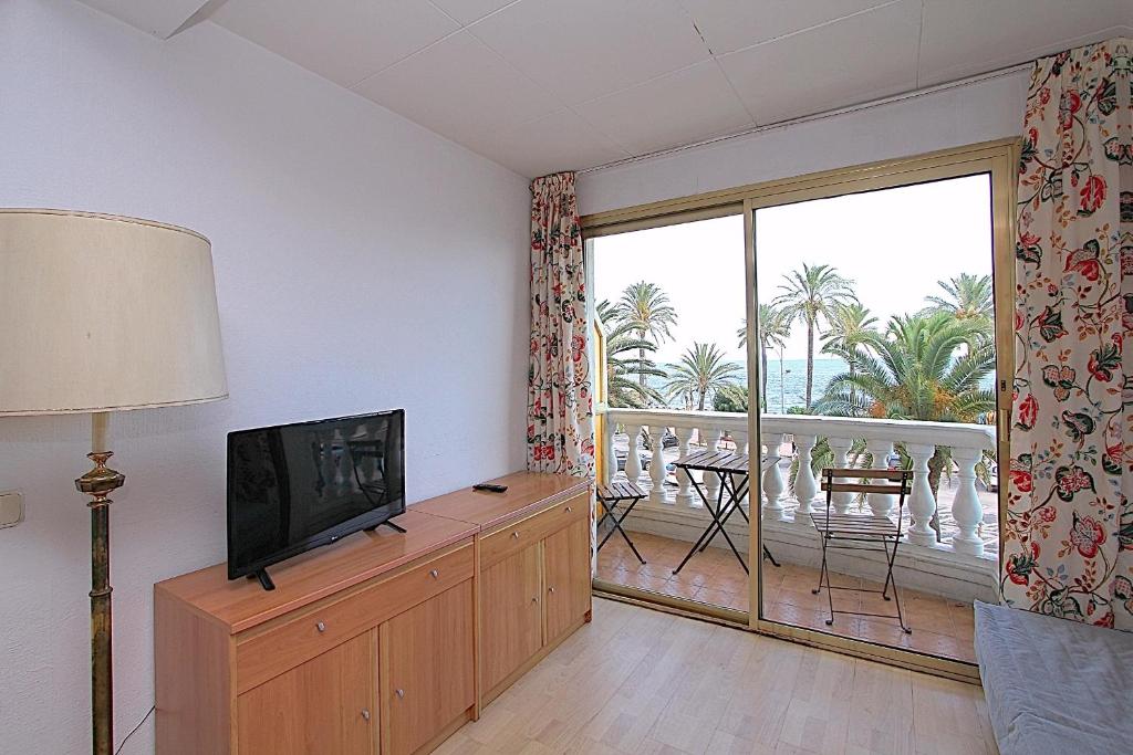 Apartaments Nàutic - Two-Bedroom Apartment With Sea View