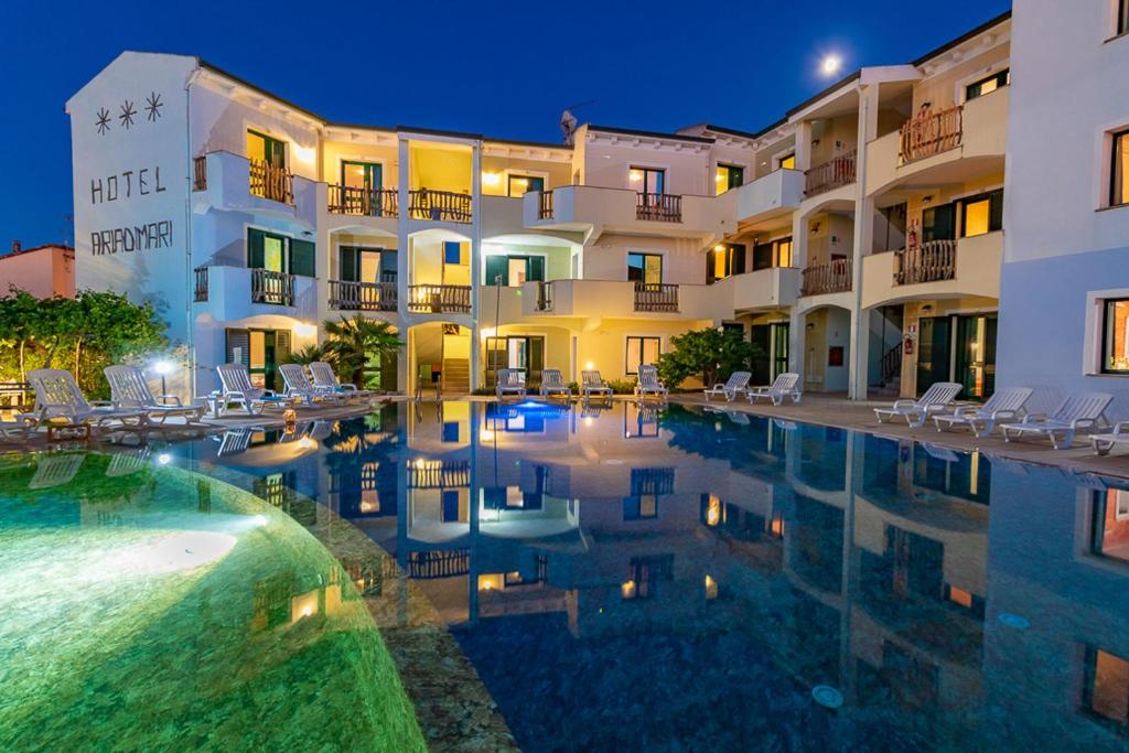 Bazén v ubytování Hotel Ariadimari nebo v jeho okolí