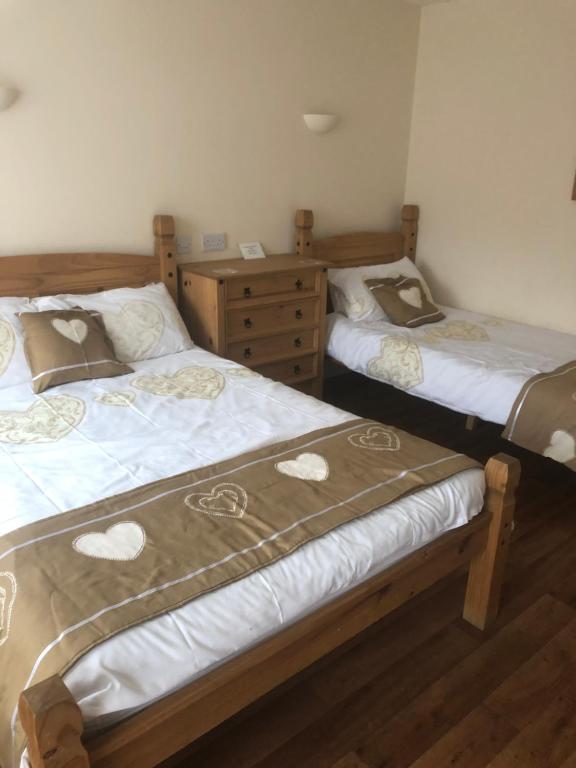 Clarendon Lodge - accommodation only - Triple Room - Accès Aux Personnes Handicapées