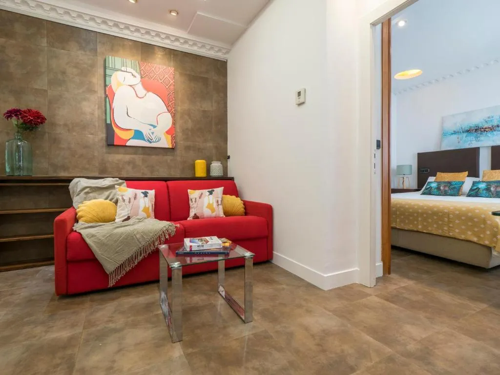 CHIC APARTMENT CITY CENTER - MUSEO REINA SOFIA I - ElevenHost, Madrid, Spania