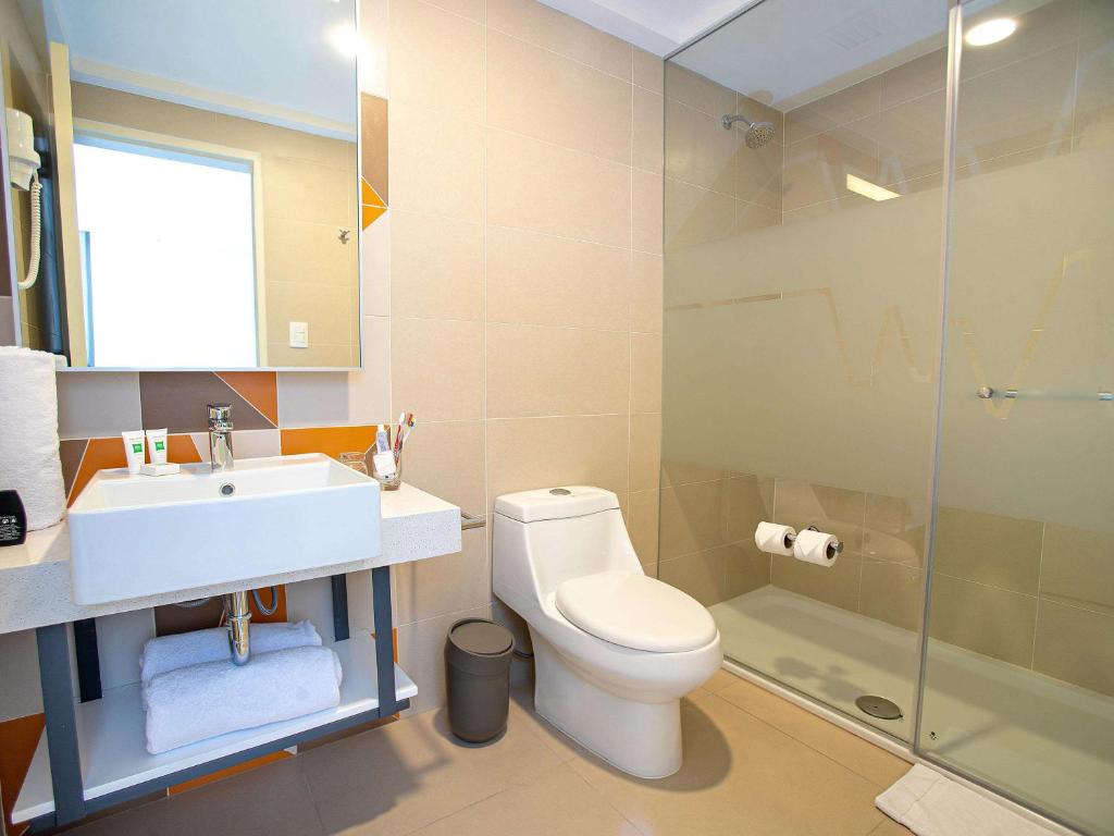 Ένα μπάνιο στο ibis Styles Lima Benavides Miraflores