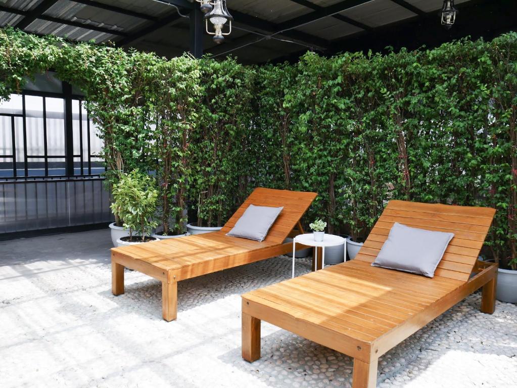 Surya Hotel Bangkok Ban Bang Toei 1 Thailand Booking Com Surya Hotel Bangkok Ban Bang Toei 1, 2 215 4 Outdoor Furniture Bangkok