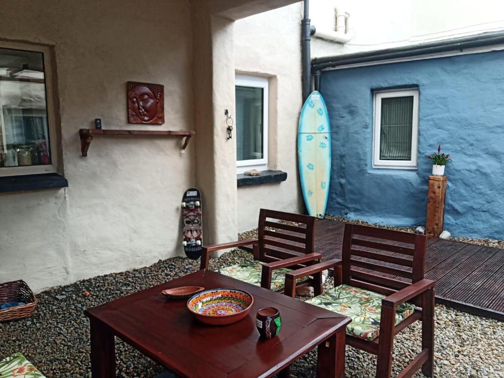 Posezení v ubytování Easkey Hostel