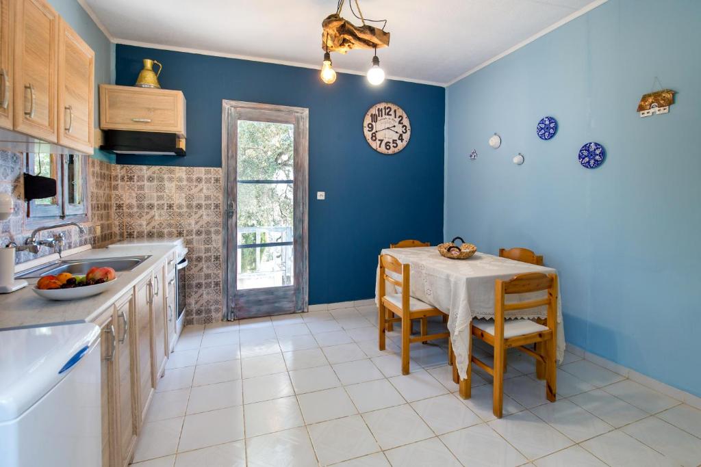 Kuchyň nebo kuchyňský kout v ubytování Olive Cottage