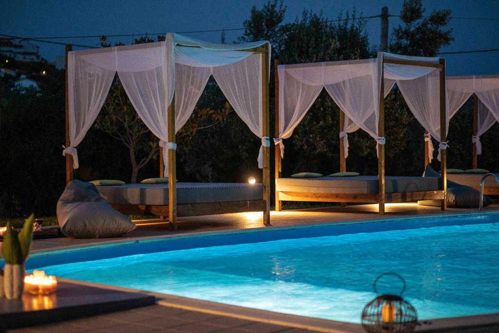 Bazén v ubytování Skiathos Avaton Hotel, Philian Hotels & Resorts nebo v jeho okolí