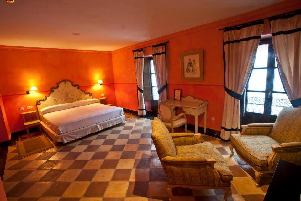 Hotel Casa Henrietta - Double Room With Balcony
