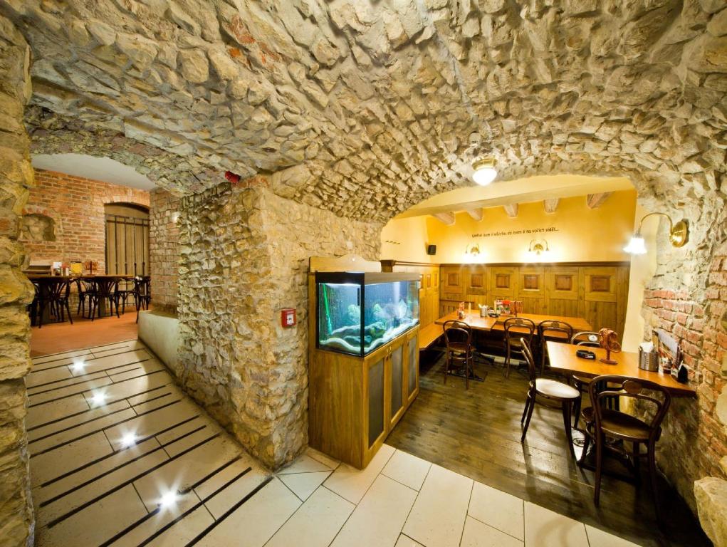 TV a/nebo společenská místnost v ubytování Prague Inn