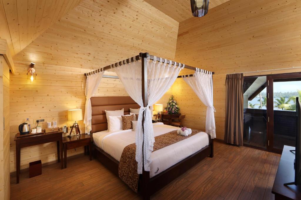 Maliekal Heritance Cherai Beach Cochin - Opulenz Jacuzzi Suite