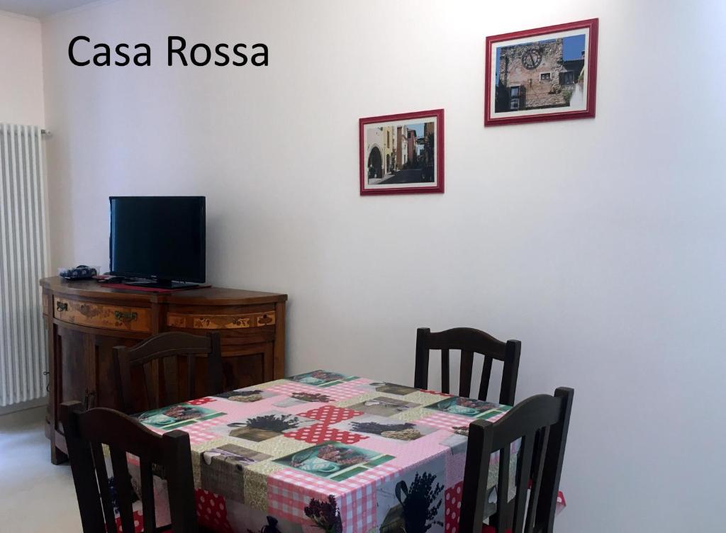 Telewizja i/lub zestaw kina domowego w obiekcie Case Rossa e Blu