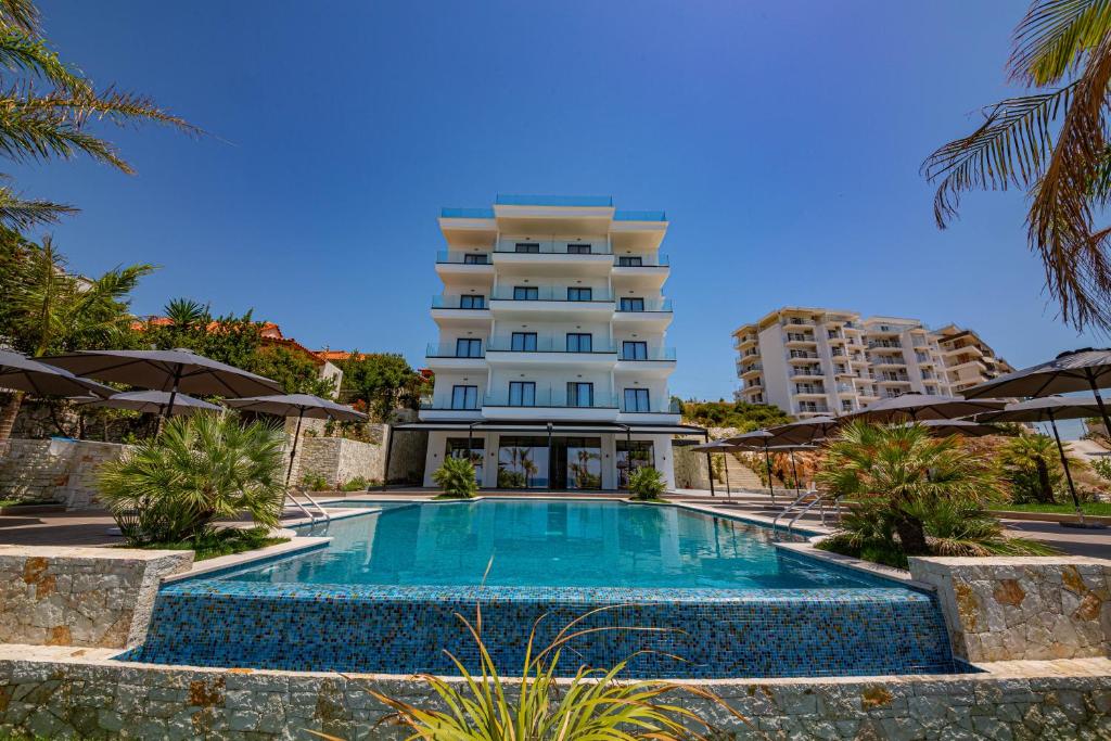 Bazén v ubytování El Primero Hotel nebo v jeho okolí