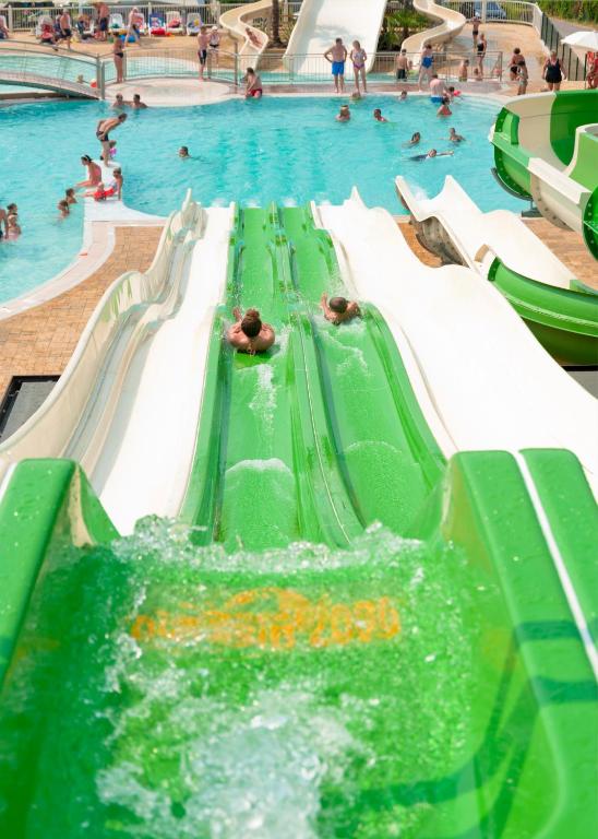 Bazén v ubytování Camping Lido nebo v jeho okolí
