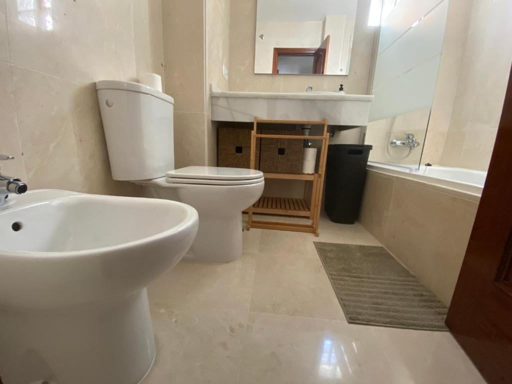 Łazienka w obiekcie SWEET HOME AYAMONTE
