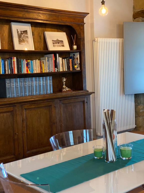 Knihovna v apartmánu