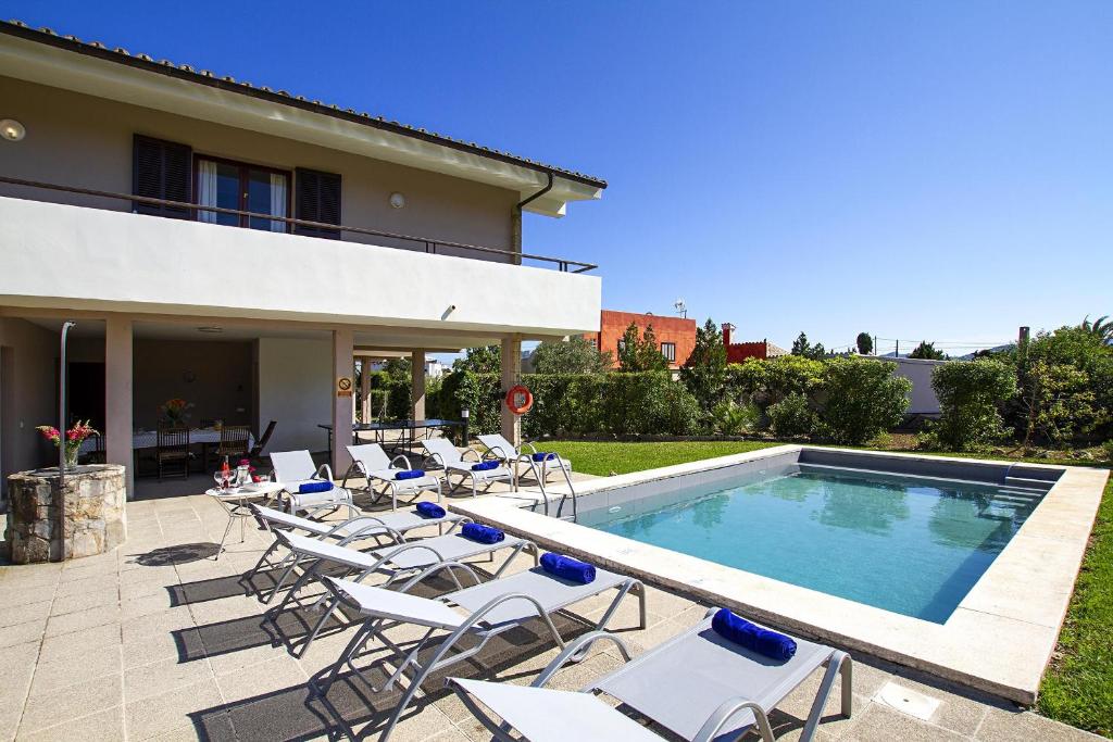 The swimming pool at or close to Villa Animeta