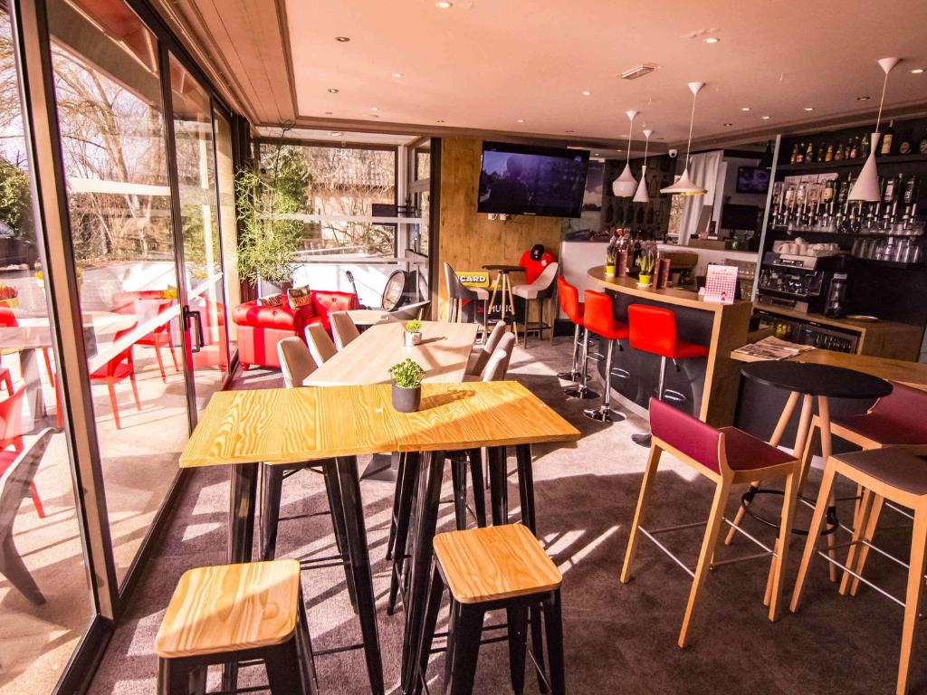 Posezení v ubytování ibis Colmar Est - Hotel Restaurant en Alsace