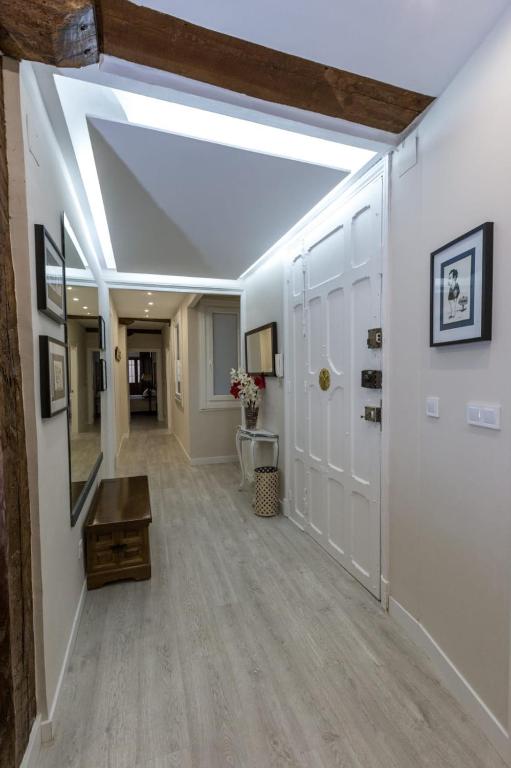 Fotografie z fotogalerie ubytování Espacioso Apartamento a estrenar!! Casco Viejo v destinaci Bilbao