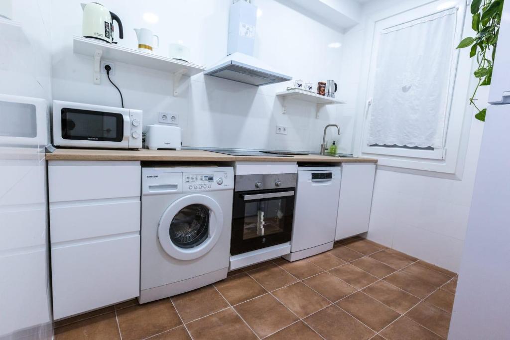 Kuchyň nebo kuchyňský kout v ubytování Espacioso Apartamento a estrenar!! Casco Viejo