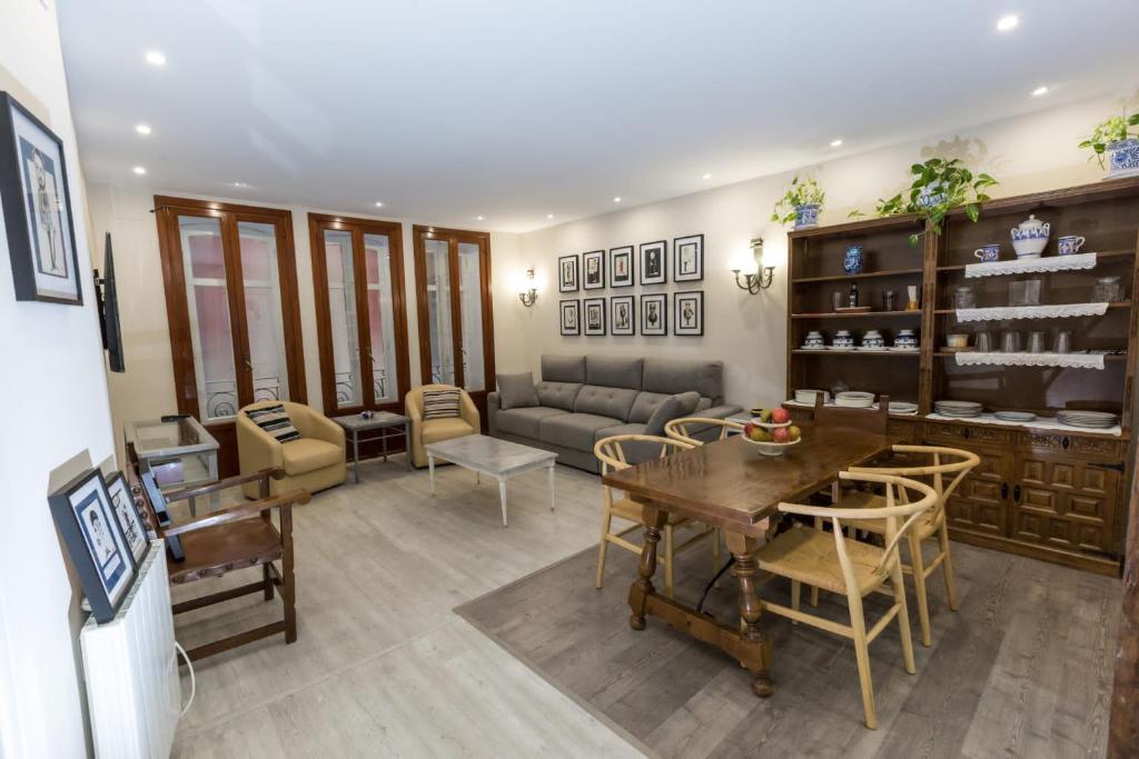 Posezení v ubytování Espacioso Apartamento a estrenar!! Casco Viejo