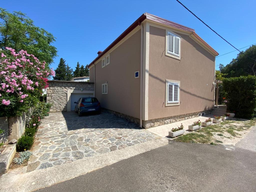 ***Quiet place near sea and National park***