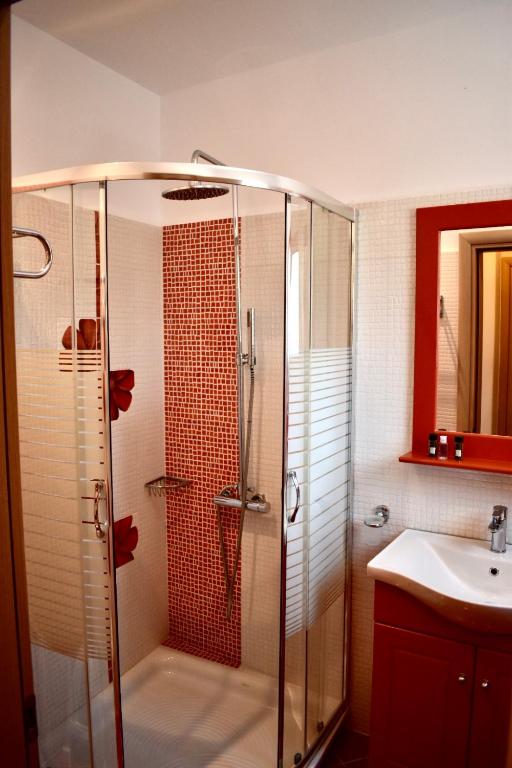Koupelna v ubytování Minoa Hotel