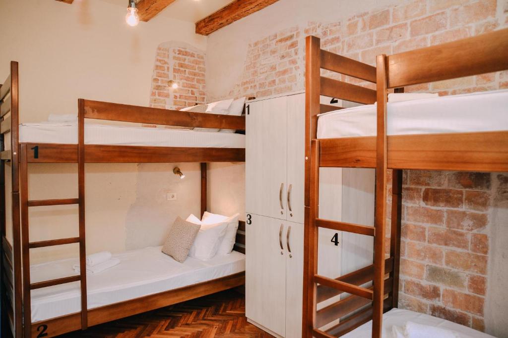 Ліжко або ліжка в номері Step to Kotor bay Guesthouse