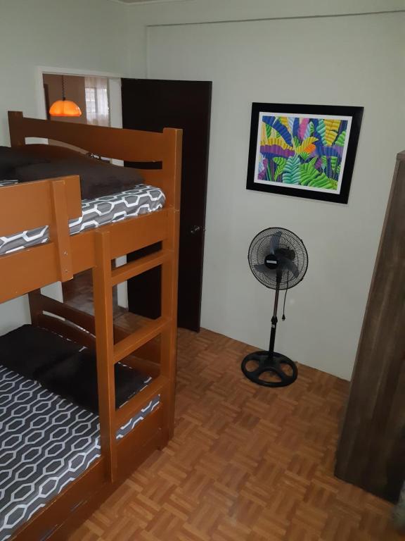 Postel nebo postele na pokoji v ubytování Zya 3BR A-House