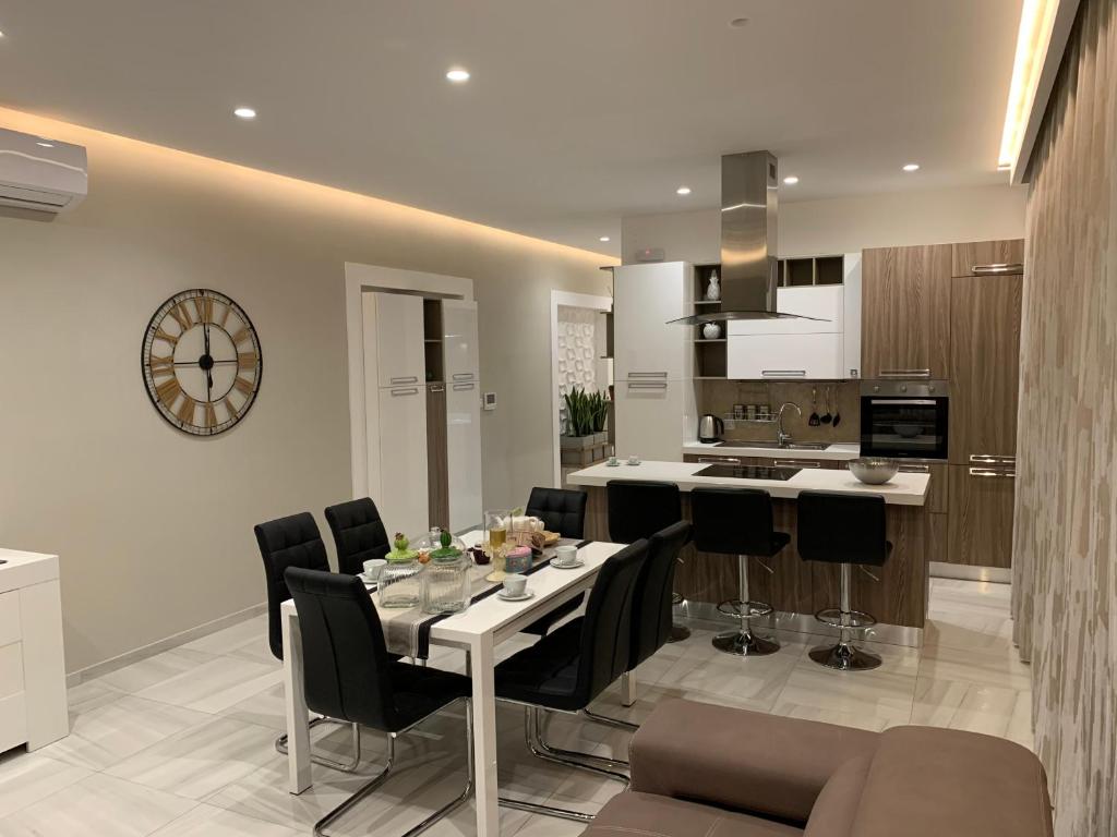 Artist Terrace Apartments - 5