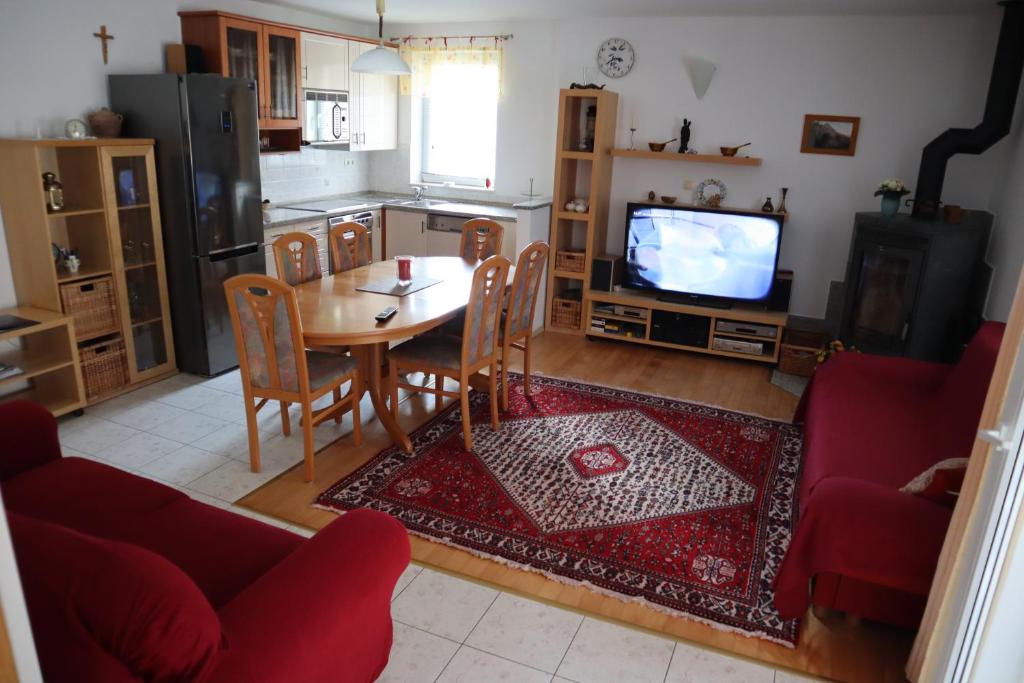 Apartments Iva und Franka - Three-Bedroom Apartment