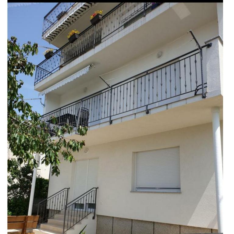 Apartmani Mares