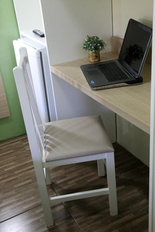 Suíte em Pousada - Gramado - Caminho das Rosas  Suíte em Pousada - Gramado - Caminho das Rosas