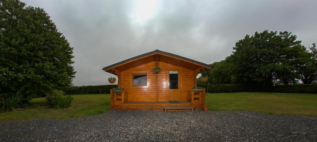 The Cabin @ Willowmere (Garden Log Cabin)