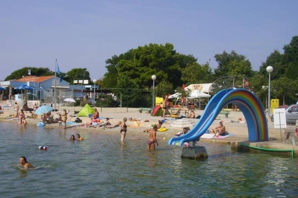 Basen w obiekcie ADRIA-Holiday House with a private pool in Krk lub w pobliżu