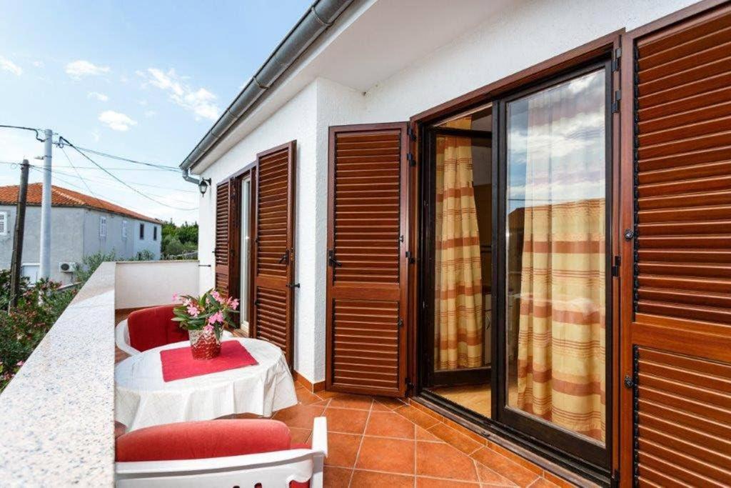 Balkon lub taras w obiekcie ADRIA-Holiday House with a private pool in Krk