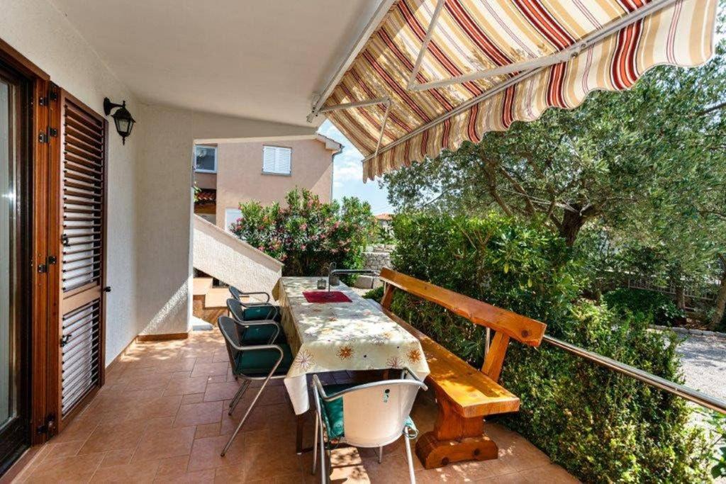 Balkon lub taras w obiekcie ADRIA-Holiday House with a private pool in Krk