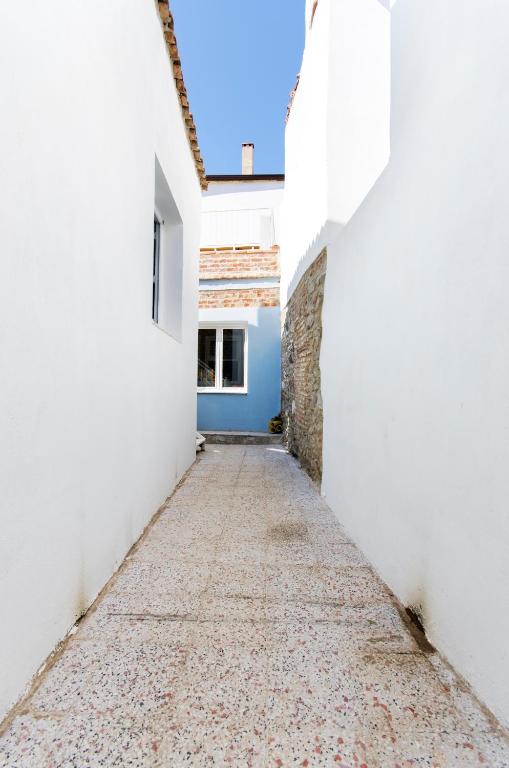 Iconic Stone Houses - 