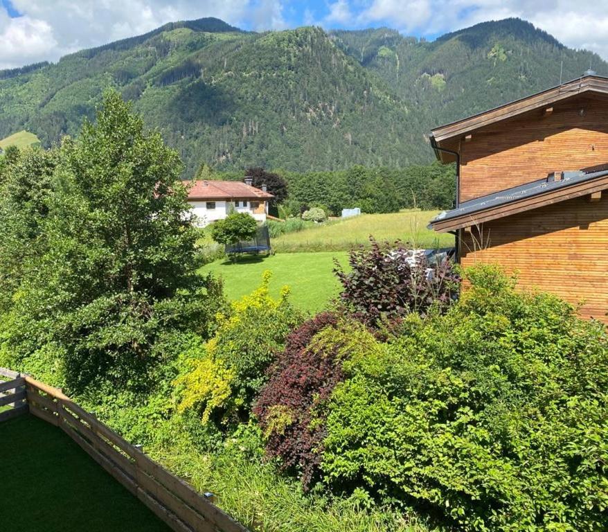 Nespecifikovaný výhled na hory nebo výhled na hory při pohledu z apartmánu