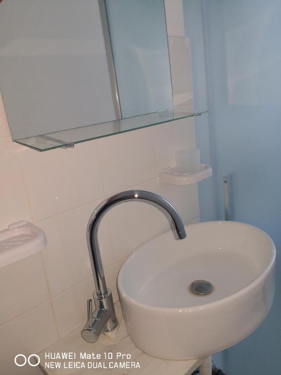 A bathroom at Trastevere four seasons Valadier