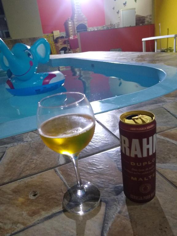  Casa com piscina