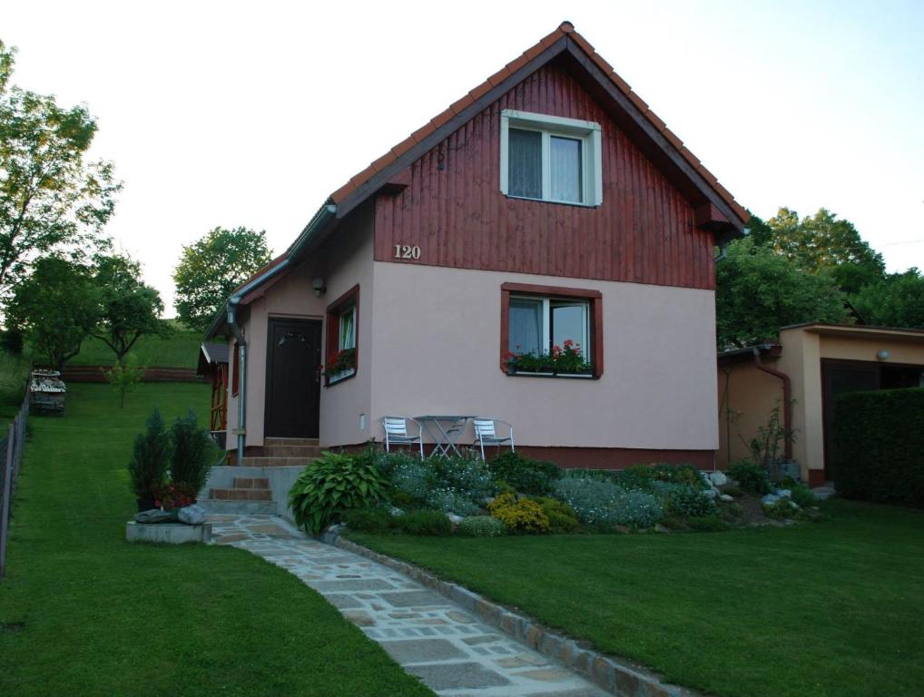 The building in which the holiday home is located