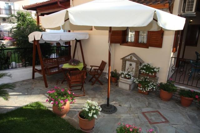 Patio nebo venkovní prostory v ubytování Vasiliki Apartments