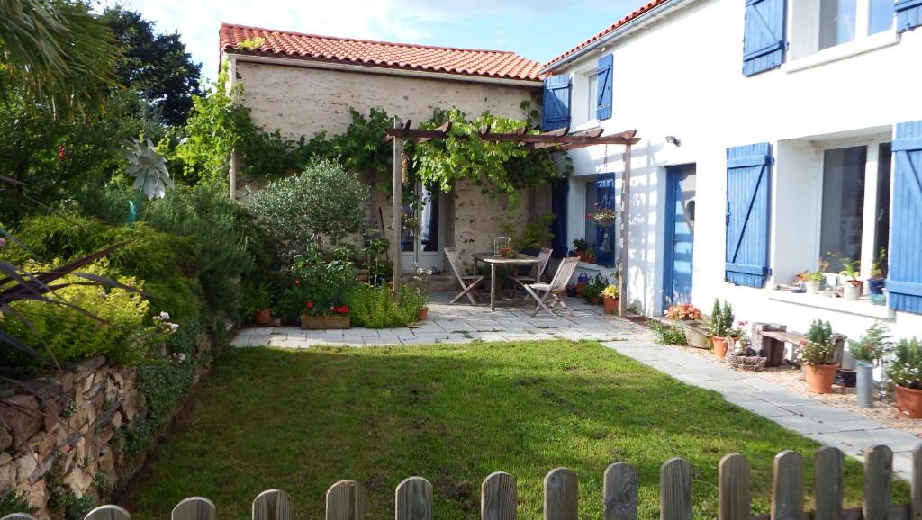 Les Cerisiere - Housity