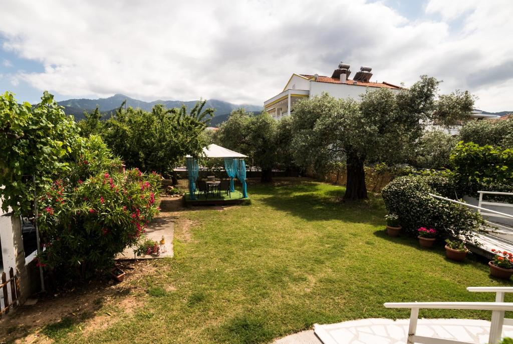 Zahrada ubytování Hotel Fourkos