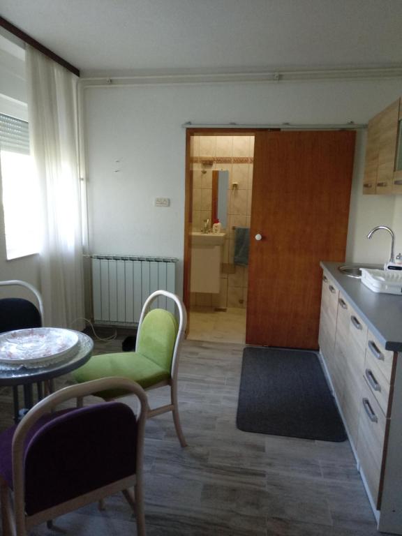 Kuchyň nebo kuchyňský kout v ubytování Guesthouse Una 1 Bihac