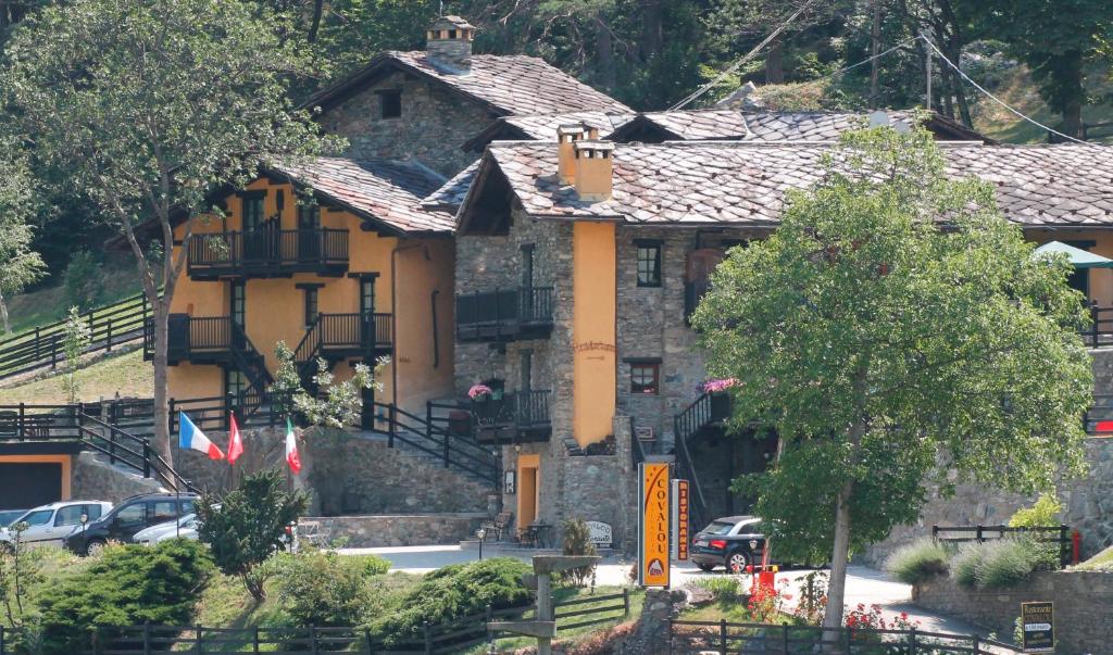 Budova, kde se aparthotel nachází