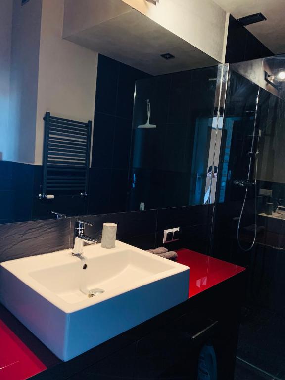 Kúpeľňa v ubytovaní Apartament Stara Przędzalnia